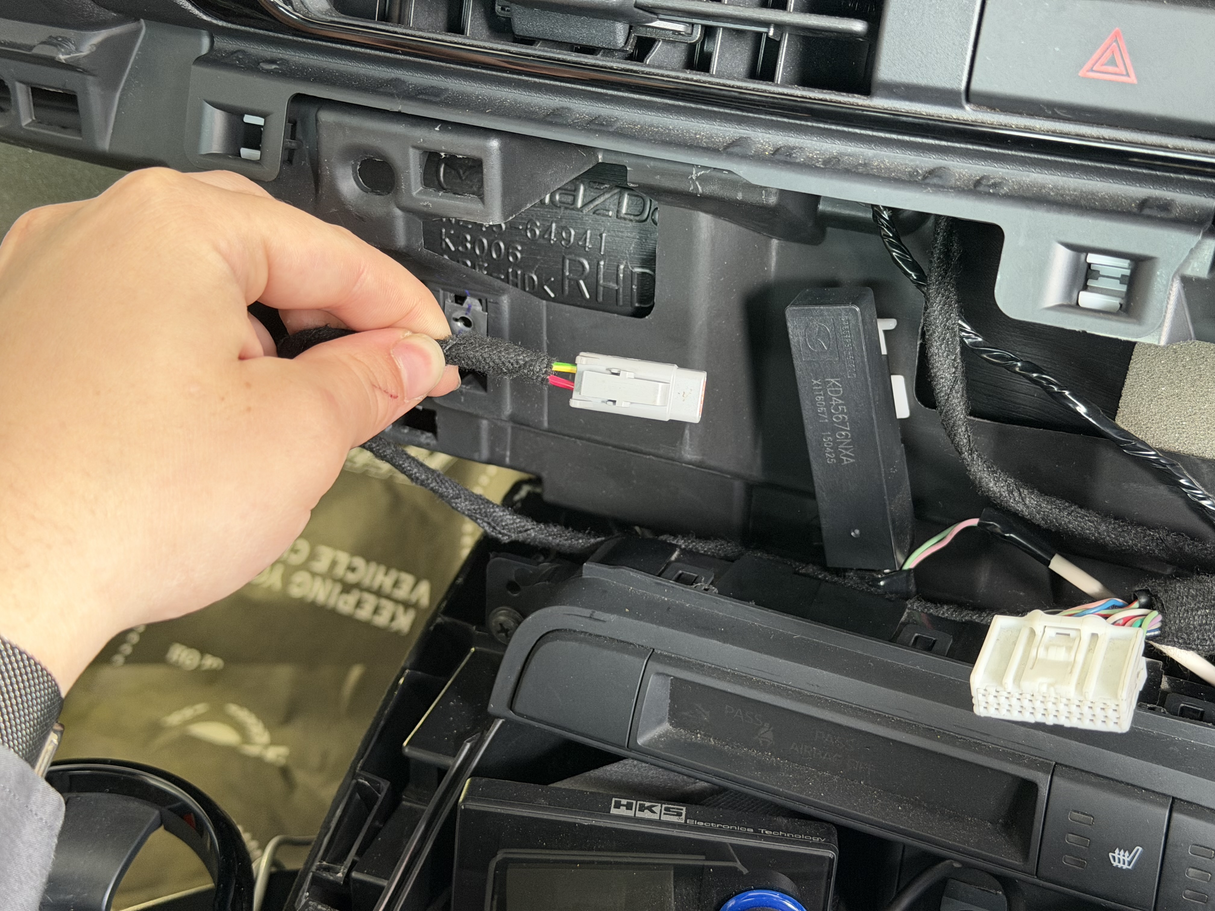 Passenger Compartment Temp Sensor Plug